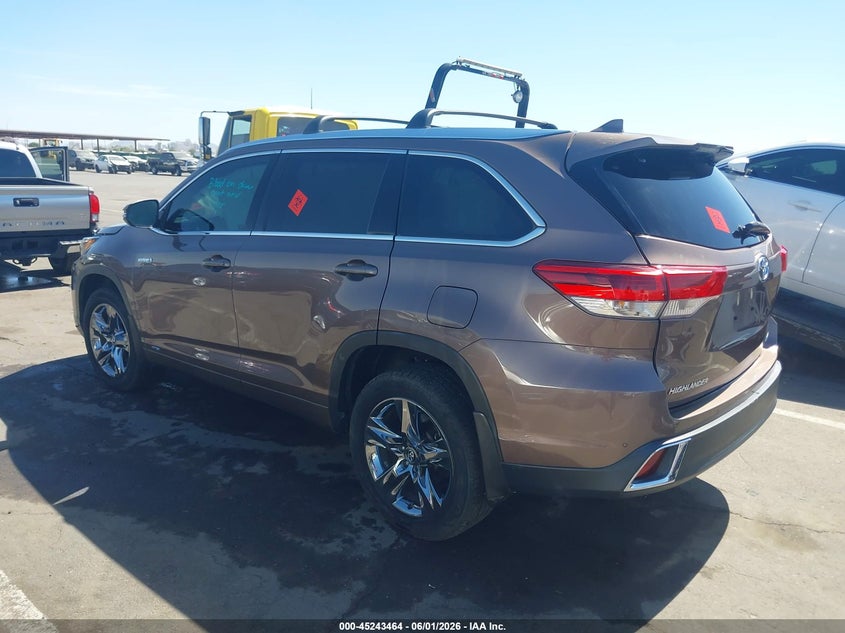 2018 Toyota Highlander VIN 5TDDGRFH0JS045193 IAAI salvage auction — RIGHT FRONT, Salvage Title, sold $6,700 on 2026-07-07 (photo 3)