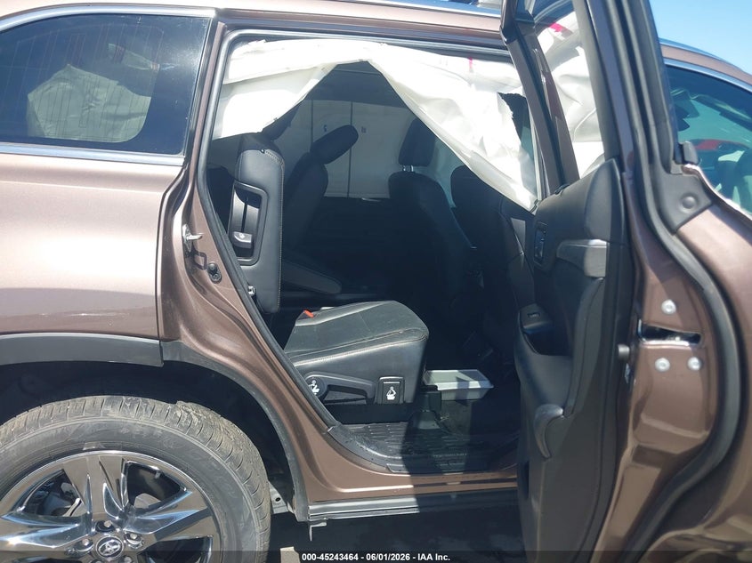 2018 Toyota Highlander VIN 5TDDGRFH0JS045193 IAAI salvage auction — RIGHT FRONT, Salvage Title, sold $6,700 on 2026-07-07 (photo 8)