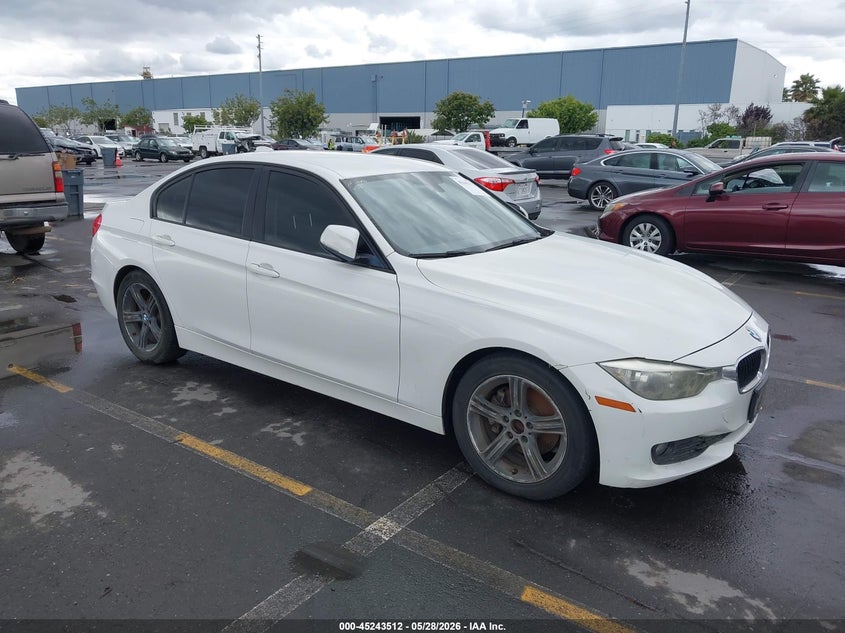 2013 BMW 3er VIN WBA3B1C50DK129383 IAAI salvage auction — NORMAL WEAR, Salvage (California), sold $450 on 2026-07-20 (photo 1)
