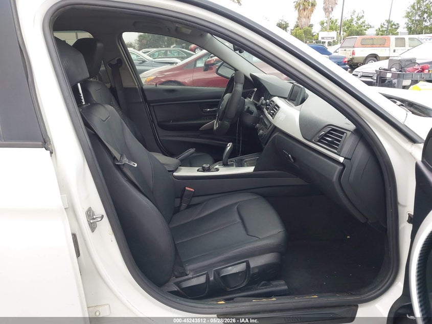 2013 BMW 3er VIN WBA3B1C50DK129383 IAAI salvage auction — NORMAL WEAR, Salvage (California), sold $450 on 2026-07-20 (photo 5)
