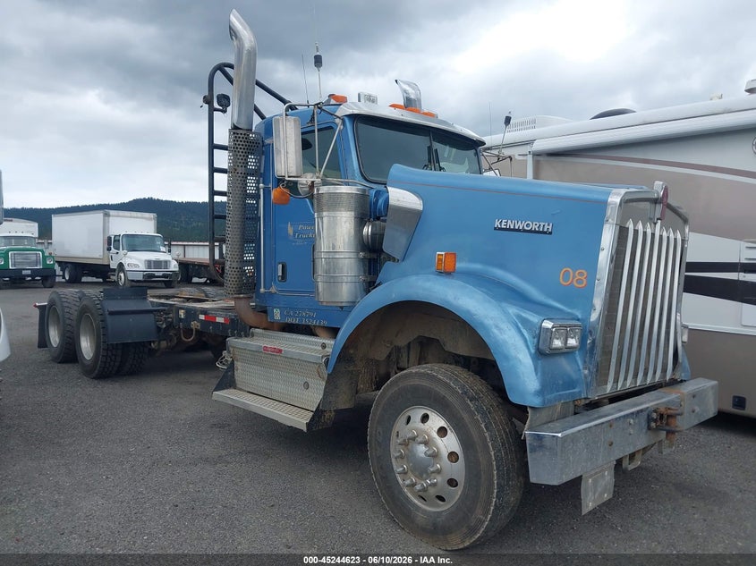 2008 Kenworth Construction VIN 1NKWX4EX18R225830 IAAI salvage auction — ROLLOVER, Salvage (Idaho), sold $7,100 on 2026-07-08 (photo 1)