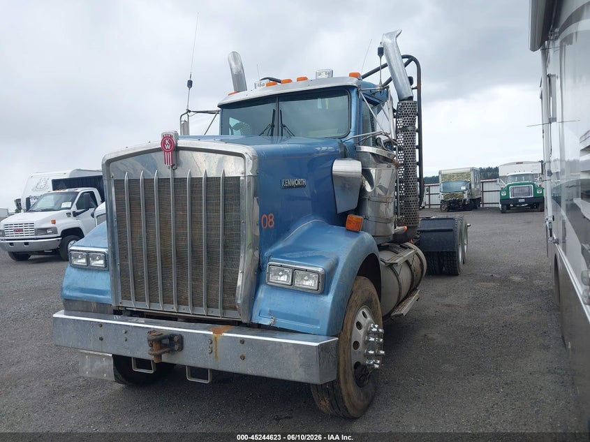 2008 Kenworth Construction VIN 1NKWX4EX18R225830 IAAI salvage auction — ROLLOVER, Salvage (Idaho), sold $7,100 on 2026-07-08 (photo 2)