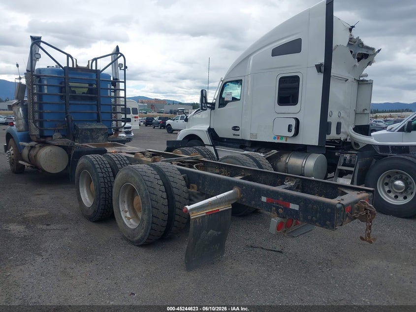 2008 Kenworth Construction VIN 1NKWX4EX18R225830 IAAI salvage auction — ROLLOVER, Salvage (Idaho), sold $7,100 on 2026-07-08 (photo 3)