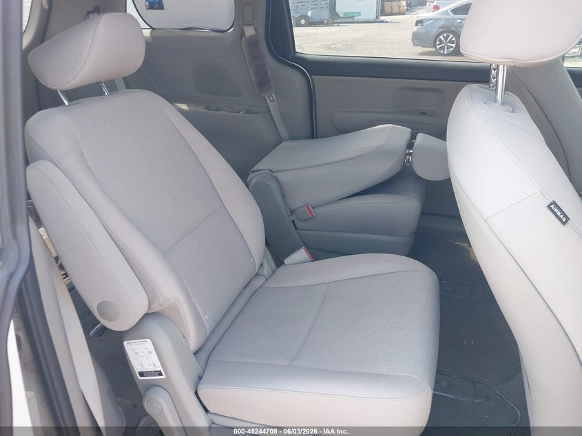 2019 Kia SEDONA VIN KNDMB5C18K6525174 IAAI salvage auction — FRONT END, Salvage Title, sold $3,100 on 2026-07-08 (photo 8)