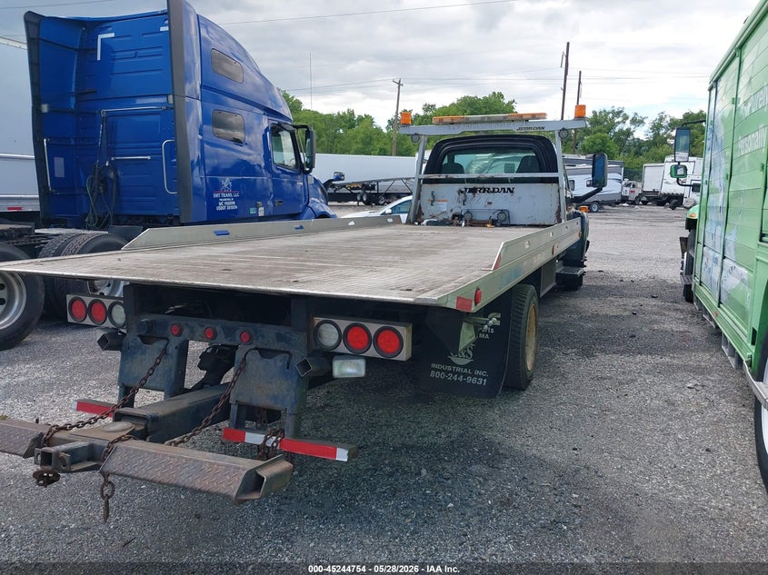 2009 Chevrolet Cc5500 VIN 1GBE5C1929F405572 IAAI salvage auction — FRONT END, Clear (Pennsylvania), sold $8,150 on 2026-07-09 (photo 4)