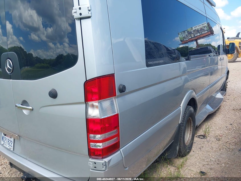 2015 Mercedes-benz Sprinter VIN WD3PF4CC3FP108973 IAAI salvage auction — FRONT END, Salvage (Louisiana), sold $50 on 2026-07-29 (photo 4)