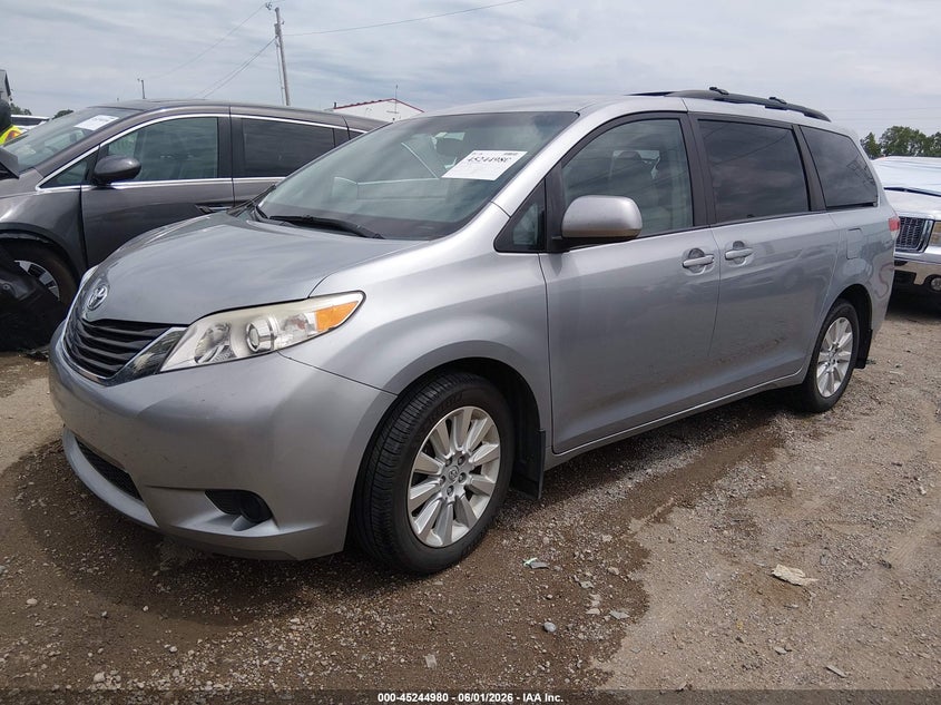 2013 Toyota Sienna VIN 5TDJK3DC7DS055360 IAAI salvage auction — RIGHT SIDE, Salvage Title, sold $2,000 on 2026-07-22 (photo 2)