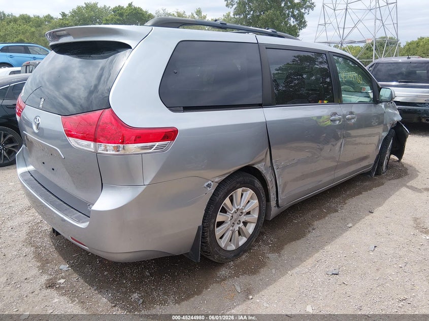 2013 Toyota Sienna VIN 5TDJK3DC7DS055360 IAAI salvage auction — RIGHT SIDE, Salvage Title, sold $2,000 on 2026-07-22 (photo 4)