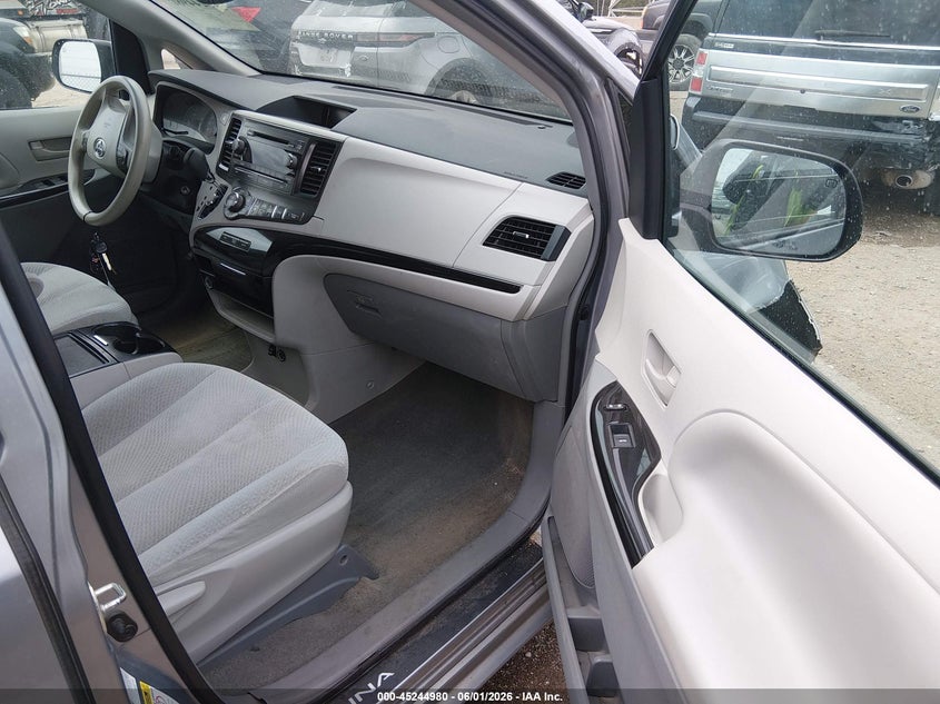 2013 Toyota Sienna VIN 5TDJK3DC7DS055360 IAAI salvage auction — RIGHT SIDE, Salvage Title, sold $2,000 on 2026-07-22 (photo 5)