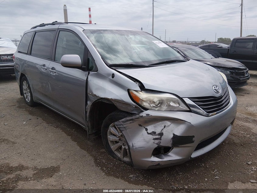 2013 Toyota Sienna VIN 5TDJK3DC7DS055360 IAAI salvage auction — RIGHT SIDE, Salvage Title, sold $2,000 on 2026-07-22 (photo 6)