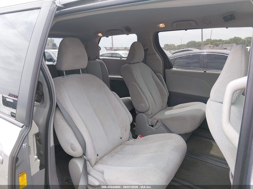 2013 Toyota Sienna VIN 5TDJK3DC7DS055360 IAAI salvage auction — RIGHT SIDE, Salvage Title, sold $2,000 on 2026-07-22 (photo 8)