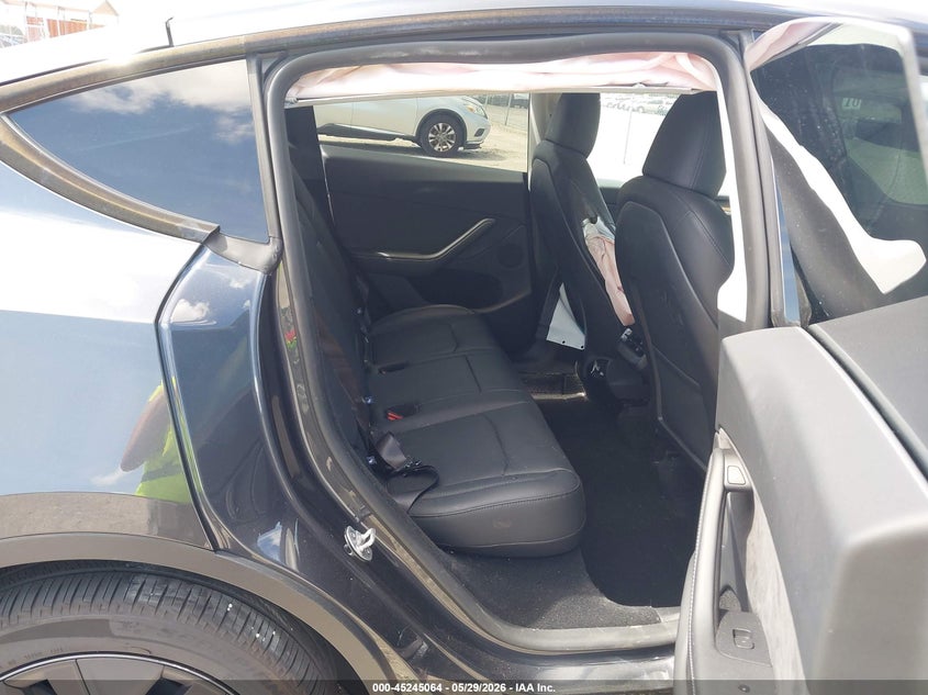 2024 Tesla Model y VIN 7SAYGDEE1RA318783 IAAI salvage auction — FRONT END, Salvage Title, sold $8,000 on 2026-07-09 (photo 8)