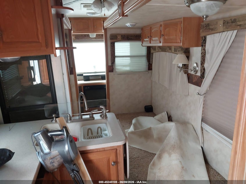 2010 Palomino Sabre VIN 4X4FSRG2XA3002123 IAAI salvage auction — ROOF, Clear (Tennessee), sold $800 on 2026-07-15 (photo 5)