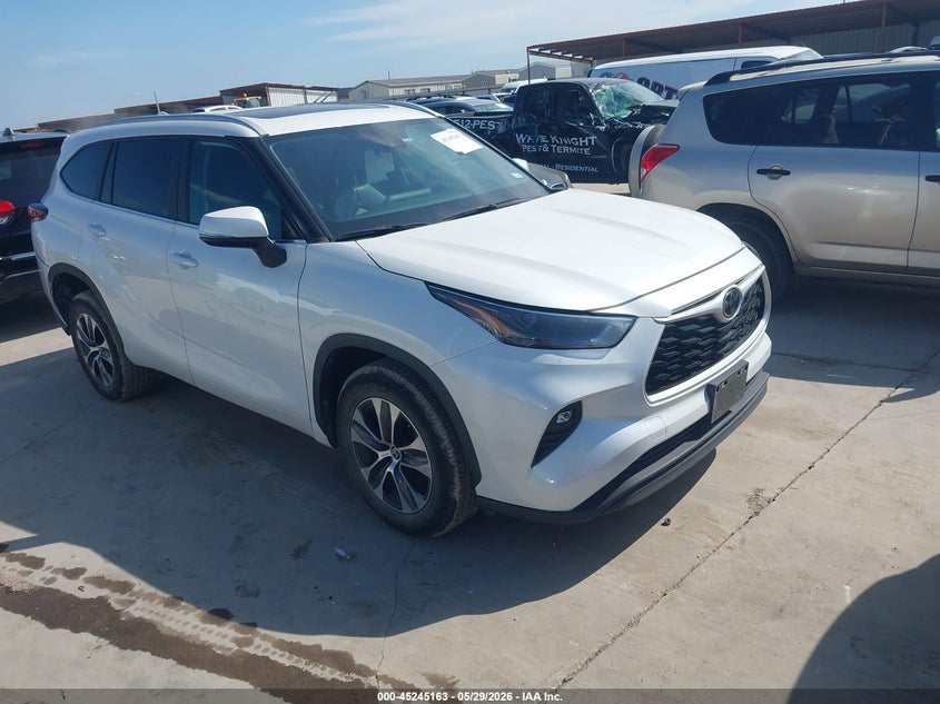 2023 Toyota Highlander VIN 5TDKDRAHXPS007745 IAAI salvage auction — LEFT SIDE, Salvage Title, sold $13,100 on 2026-07-28 (photo 1)