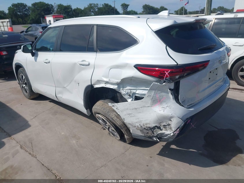 2023 Toyota Highlander VIN 5TDKDRAHXPS007745 IAAI salvage auction — LEFT SIDE, Salvage Title, sold $13,100 on 2026-07-28 (photo 3)