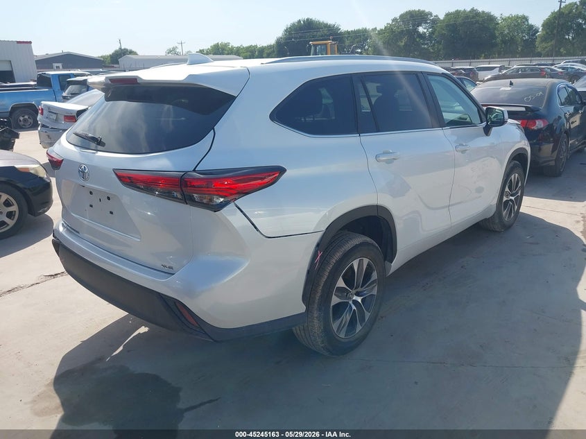 2023 Toyota Highlander VIN 5TDKDRAHXPS007745 IAAI salvage auction — LEFT SIDE, Salvage Title, sold $13,100 on 2026-07-28 (photo 4)