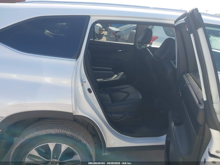2023 Toyota Highlander VIN 5TDKDRAHXPS007745 IAAI salvage auction — LEFT SIDE, Salvage Title, sold $13,100 on 2026-07-28 (photo 8)