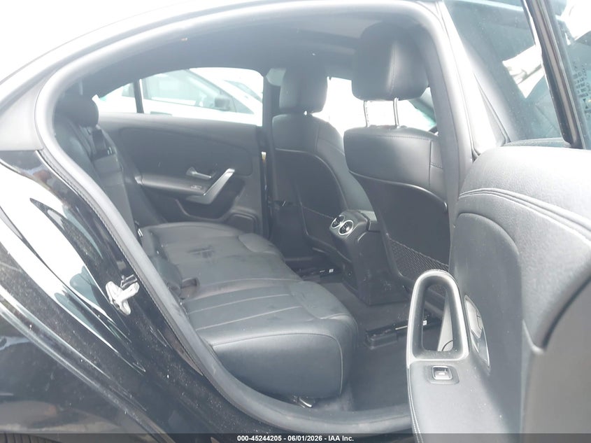 2022 Mercedes-benz VIN W1K5J4GB8NN271552 IAAI salvage auction — LEFT SIDE, Salvage Title, sold $3,200 on 2026-07-15 (photo 8)
