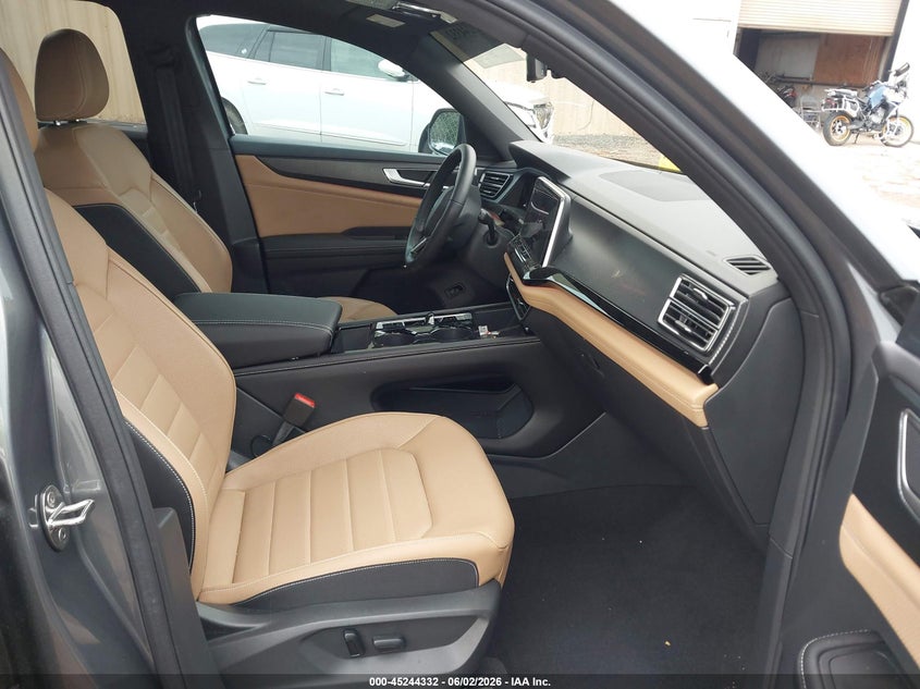 2024 Volkswagen Atlas cross sport VIN 1V2AE2CA0RC215412 IAAI salvage auction — RIGHT SIDE, Salvage Title, sold $12,400 on 2026-07-13 (photo 5)