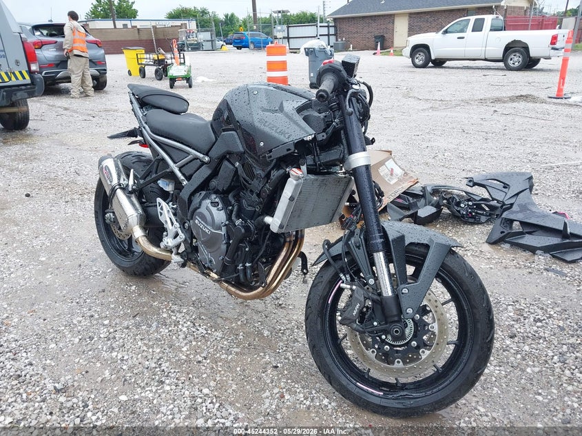 2025 Suzuki Gsx VIN JS1EM13B0S7100133 IAAI salvage auction — FRONT END, Salvage Title, sold $1,025 on 2026-07-21 (photo 1)