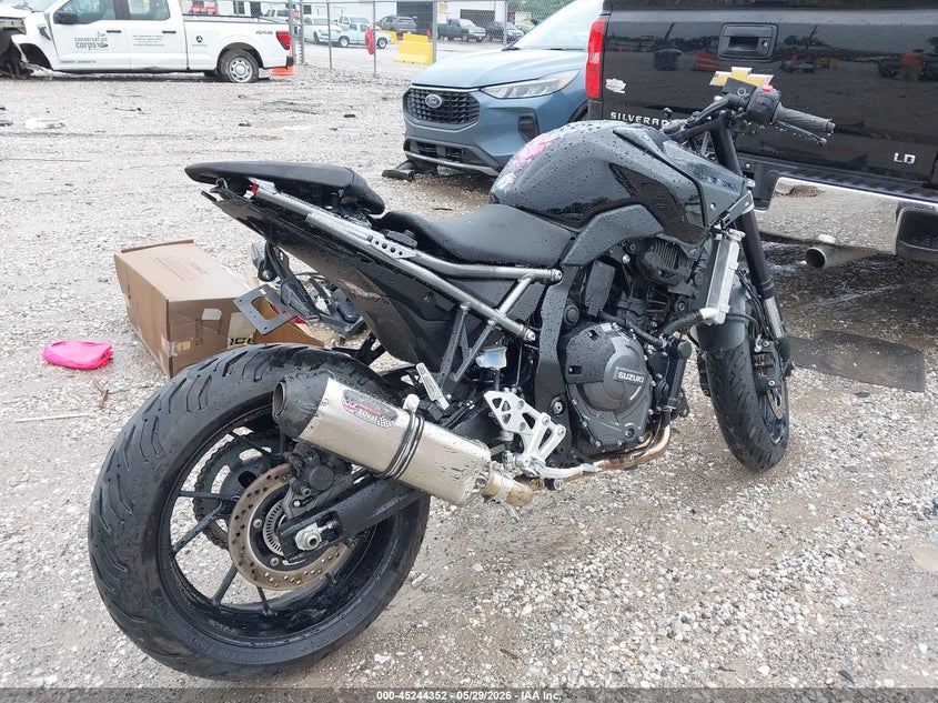 2025 Suzuki Gsx VIN JS1EM13B0S7100133 IAAI salvage auction — FRONT END, Salvage Title, sold $1,025 on 2026-07-21 (photo 4)