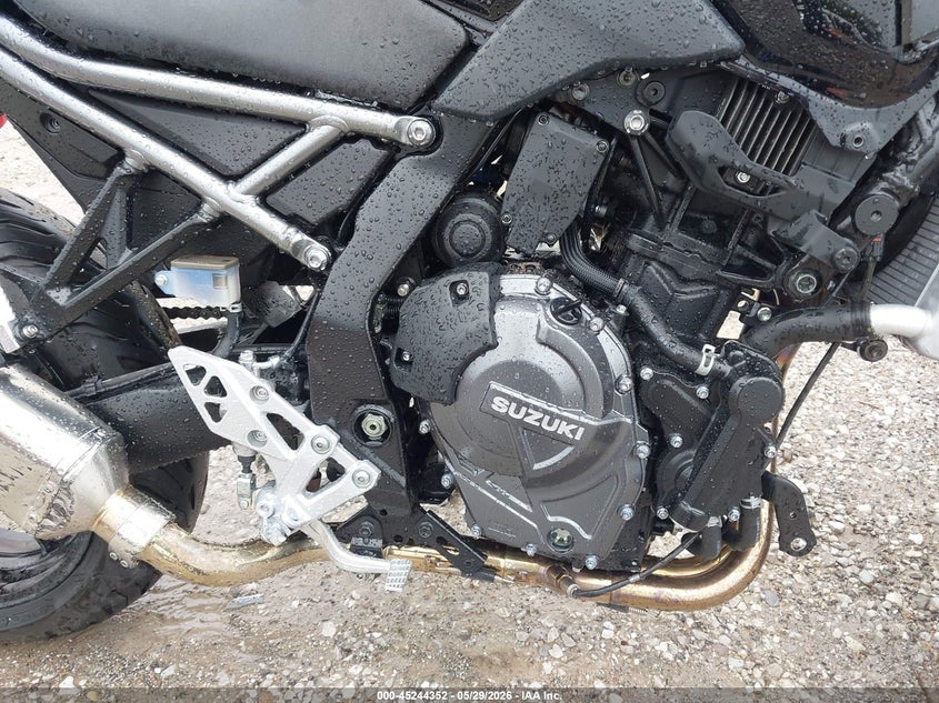 2025 Suzuki Gsx VIN JS1EM13B0S7100133 IAAI salvage auction — FRONT END, Salvage Title, sold $1,025 on 2026-07-21 (photo 8)