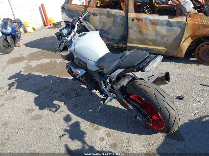 2019 Yamaha Mt VIN JYARN48EXKA002766 IAAI salvage auction — UNKNOWN, Salvage Title, sold $4,500 on 2026-07-15 (photo 3)