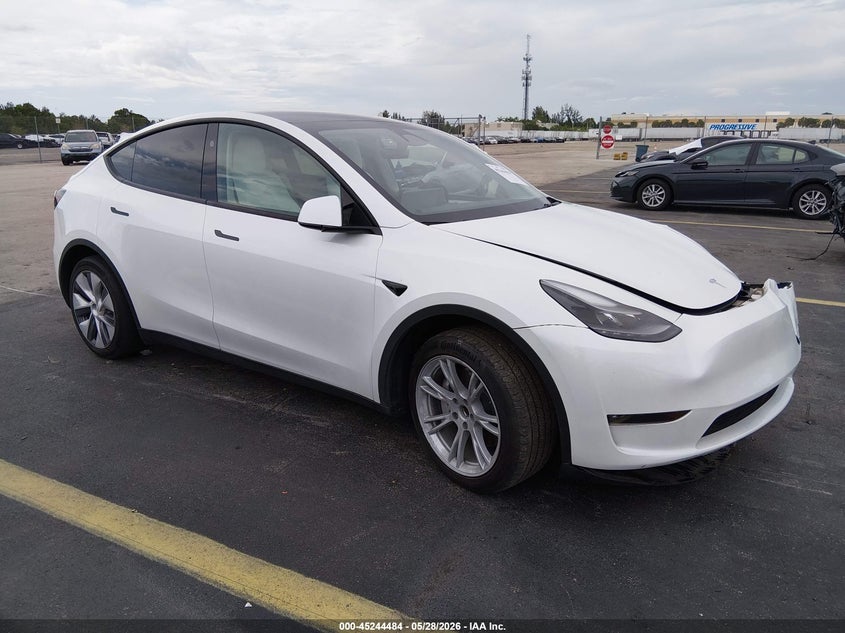 2023 Tesla Model y VIN 7SAYGDEDXPF922789 IAAI salvage auction — LEFT FRONT, Salvage Title, sold $10,100 on 2026-07-23 (photo 1)