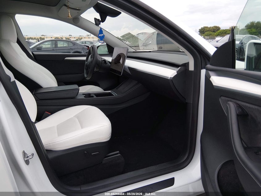 2023 Tesla Model y VIN 7SAYGDEDXPF922789 IAAI salvage auction — LEFT FRONT, Salvage Title, sold $10,100 on 2026-07-23 (photo 5)