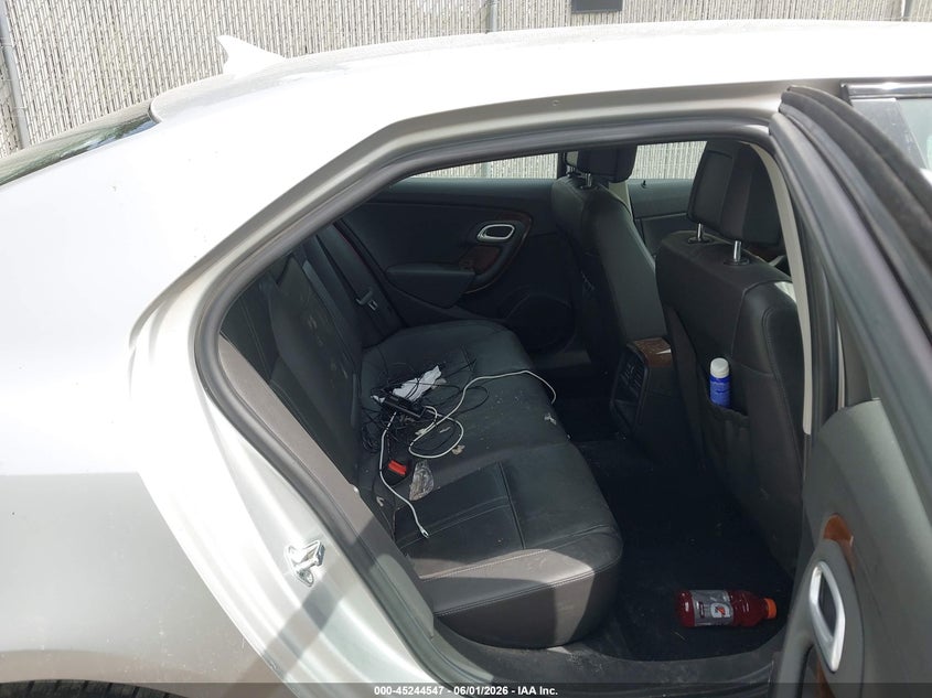 2011 Saab 9-5 VIN YS3GN4AR7B4000344 IAAI salvage auction — EXTERIOR BURN, Clear (Wisconsin), sold $750 on 2026-07-22 (photo 8)