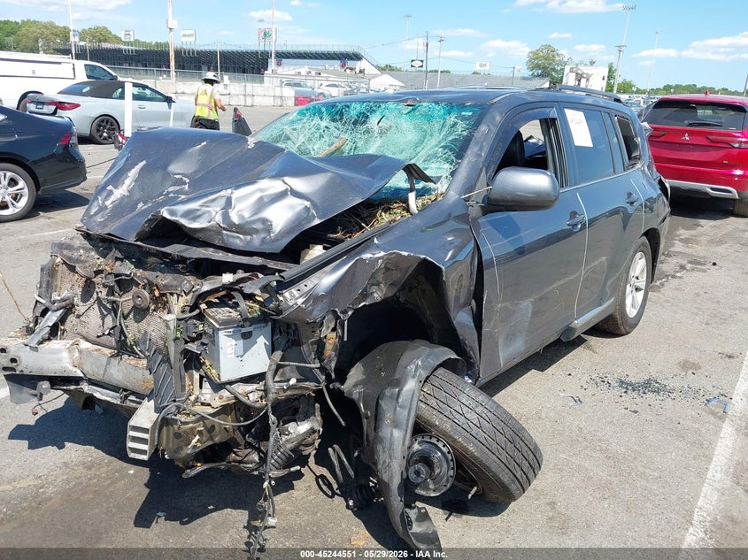 2013 Toyota Highlander VIN 5TDBK3EH1DS243208 IAAI salvage auction — FRONT & REAR, Salvage (New Jersey), sold $975 on 2026-07-06 (photo 2)
