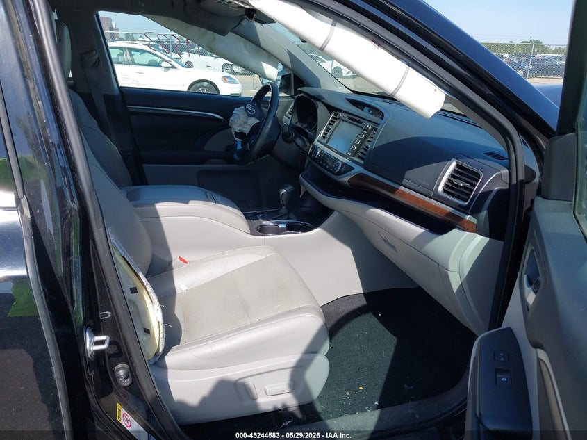 2016 Toyota Highlander VIN 5TDDKRFHXGS339952 IAAI salvage auction — FRONT END, Salvage (Minnesota), sold $4,400 on 2026-07-20 (photo 5)