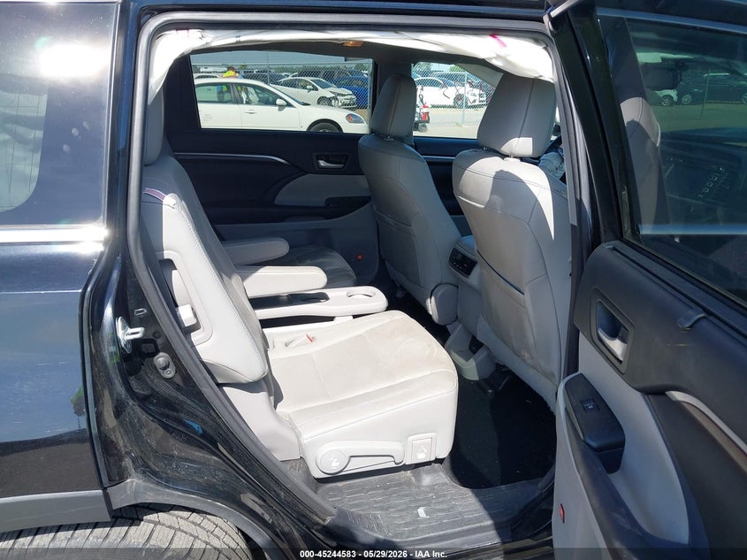 2016 Toyota Highlander VIN 5TDDKRFHXGS339952 IAAI salvage auction — FRONT END, Salvage (Minnesota), sold $4,400 on 2026-07-20 (photo 8)