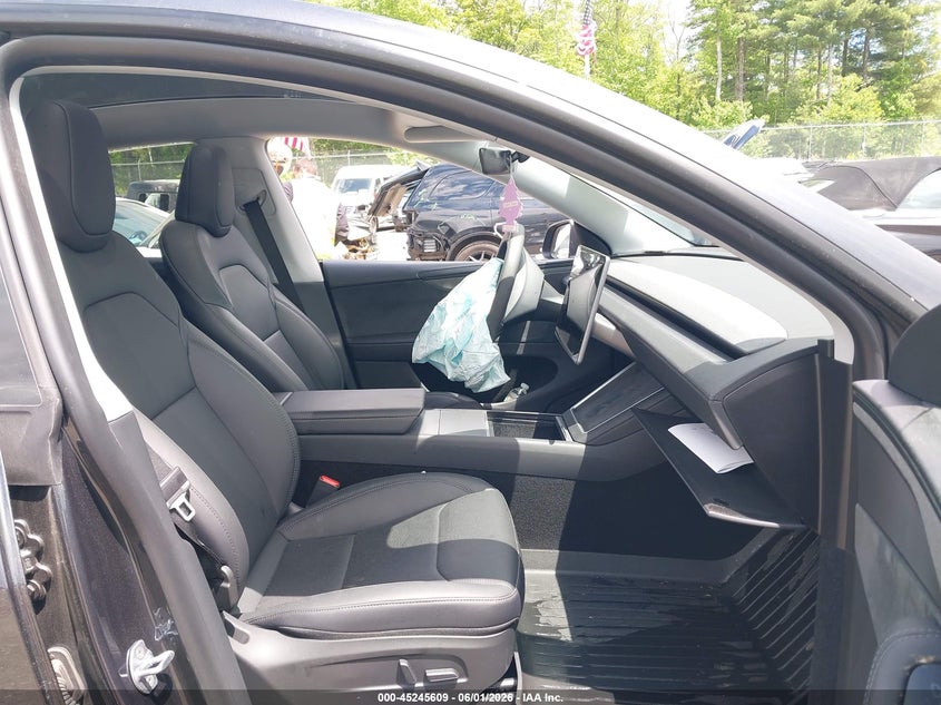 2026 Tesla Model y VIN 7SAYGDEE0TA585095 IAAI salvage auction — FRONT END, Salvage (Massachusetts), sold $19,375 on 2026-07-17 (photo 5)