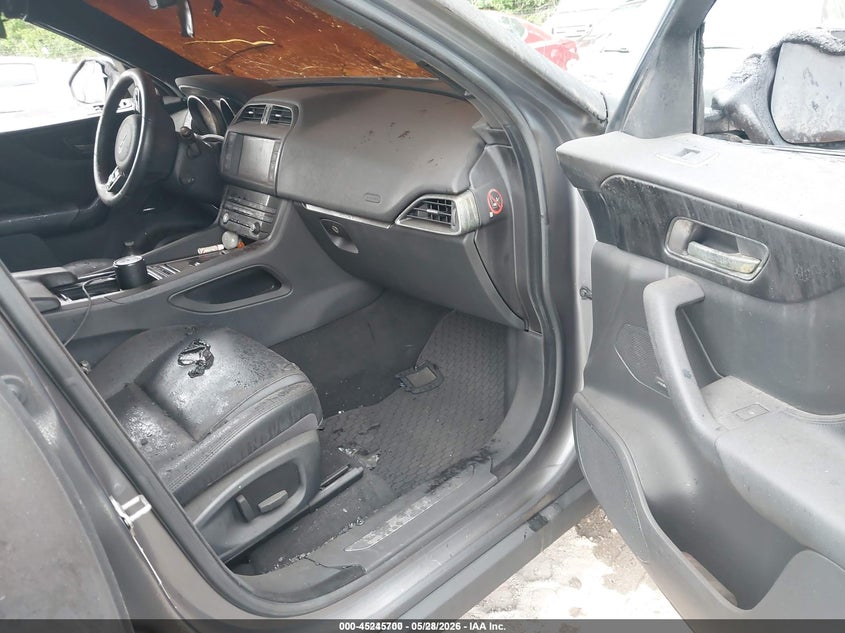 2018 Jaguar F-pace VIN SADCJ2FNXJA257790 IAAI salvage auction — EXTERIOR BURN, Bill Of Sale (Indiana), sold $1,950 on 2026-07-15 (photo 5)