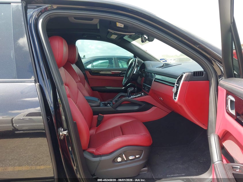 2019 Porsche Cayenne VIN WP1AB2AY1KDA61074 IAAI salvage auction — UNDERCARRIAGE, Salvage Title, sold $22,000 on 2026-08-06 (photo 5)