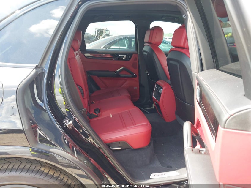 2019 Porsche Cayenne VIN WP1AB2AY1KDA61074 IAAI salvage auction — UNDERCARRIAGE, Salvage Title, sold $22,000 on 2026-08-06 (photo 8)