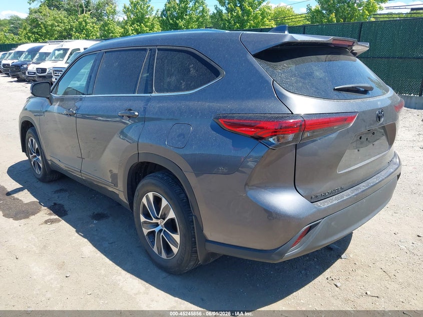 2021 Toyota Highlander VIN 5TDGZRBH6MS557767 IAAI salvage auction — FRONT END, Salvage Title, sold $10,100 on 2026-07-14 (photo 3)