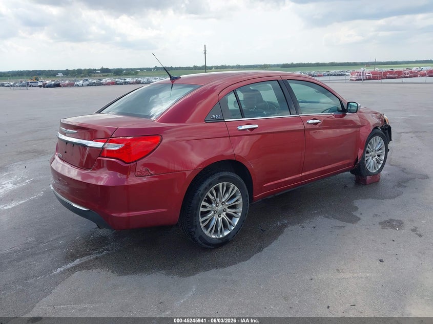 2012 Chrysler 200 VIN 1C3CCBCB2CN121623 IAAI salvage auction — RIGHT SIDE, Salvage Title, sold $950 on 2026-07-09 (photo 4)