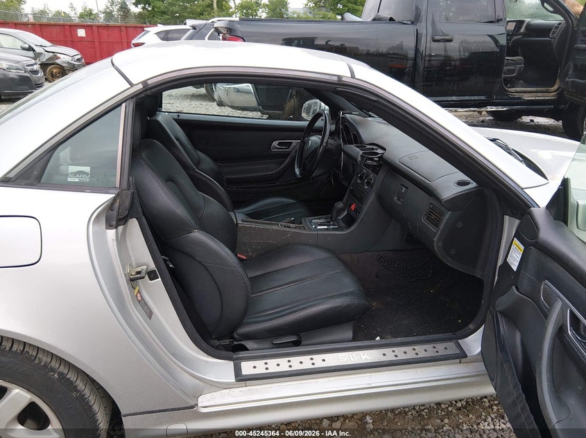 2003 Mercedes-benz Slk-klasse VIN WDBKK49F93F274542 IAAI salvage auction — LEFT SIDE, Salvage (West Virginia), sold $150 on 2026-07-22 (photo 5)