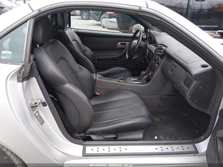 2003 Mercedes-benz Slk-klasse VIN WDBKK49F93F274542 IAAI salvage auction — LEFT SIDE, Salvage (West Virginia), sold $150 on 2026-07-22 (photo 8)
