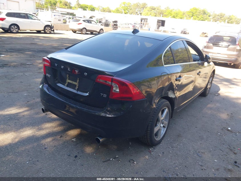 2012 Volvo S60 VIN YV1622FS5C2136586 IAAI salvage auction — SIDE, Salvage Title, sold $25 on 2026-07-21 (photo 4)