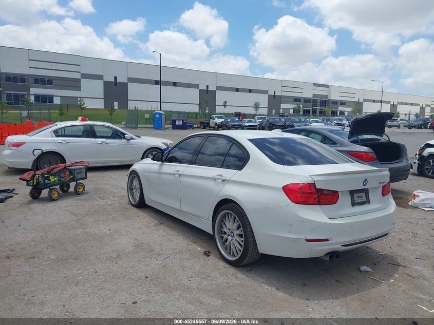 2013 BMW 3er VIN WBA3C1G53DNR44506 IAAI salvage auction — RIGHT SIDE, Salvage (Texas), sold $2,350 on 2026-07-28 (photo 3)