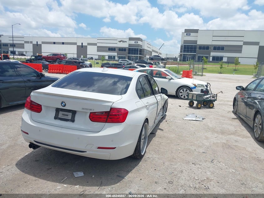 2013 BMW 3er VIN WBA3C1G53DNR44506 IAAI salvage auction — RIGHT SIDE, Salvage (Texas), sold $2,350 on 2026-07-28 (photo 4)