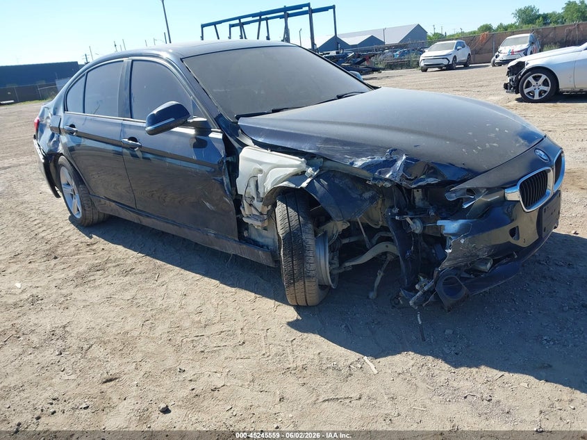 2014 BMW 3er VIN WBA3B3C59EJ980391 IAAI salvage auction — FRONT & REAR, Salvage Title, sold $575 on 2026-07-09 (photo 1)