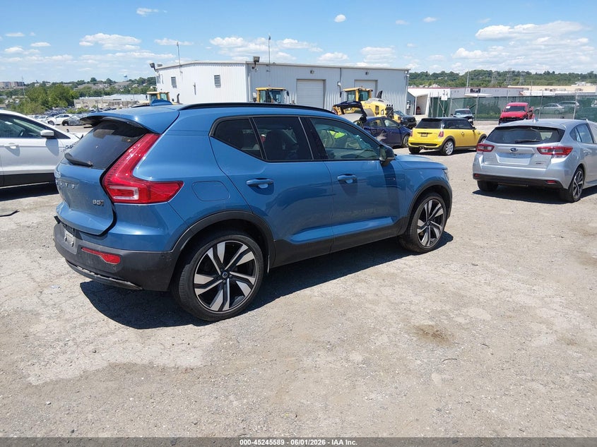 2023 Volvo Xc40 VIN YV4L12UW6P2989907 IAAI salvage auction — FRONT & REAR, Salvage (Pennsylvania), sold $6,300 on 2026-07-31 (photo 4)
