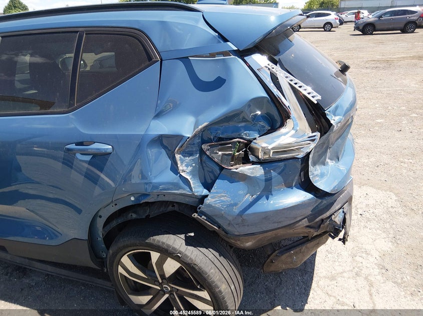2023 Volvo Xc40 VIN YV4L12UW6P2989907 IAAI salvage auction — FRONT & REAR, Salvage (Pennsylvania), sold $6,300 on 2026-07-31 (photo 6)