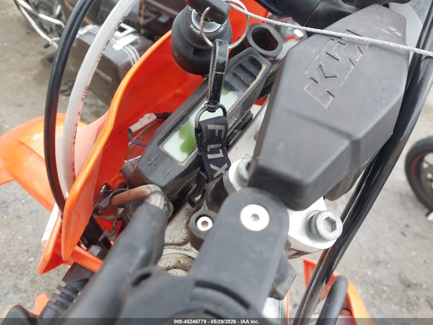 2023 Ktm VIN VBKEXK406PM447473 IAAI salvage auction — THEFT, Salvage Title, sold $725 on 2026-09-27 (photo 7)