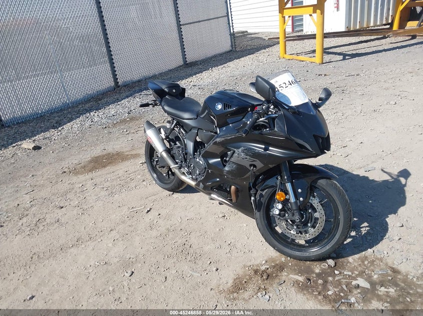 2025 Yamaha Yzf VIN JYARM38E8SA020888 IAAI salvage auction — RIGHT SIDE, Salvage Title, sold $3,500 on 2026-07-24 (photo 1)