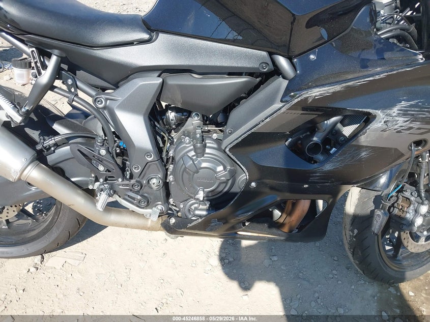 2025 Yamaha Yzf VIN JYARM38E8SA020888 IAAI salvage auction — RIGHT SIDE, Salvage Title, sold $3,500 on 2026-07-24 (photo 8)